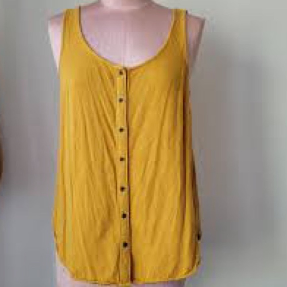 T. La tank top 🌻